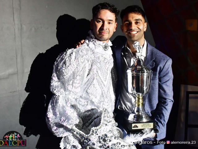 TEATRO-ENTREGA DE PREMIOS-02-1200